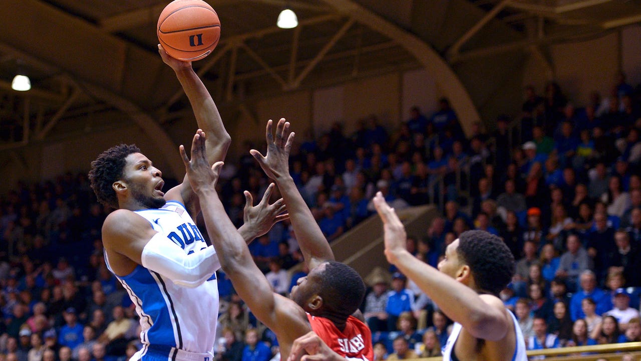 Winslow helps No. 4 Duke clobber Fairfield at Coaches vs. Cancer